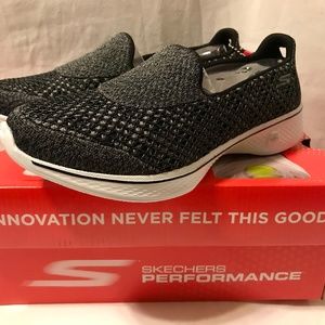 NIB Skechers Women's 6.5 Go Walk 4